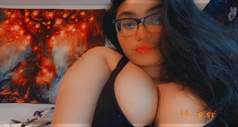 LatinaGirl1997 cover image