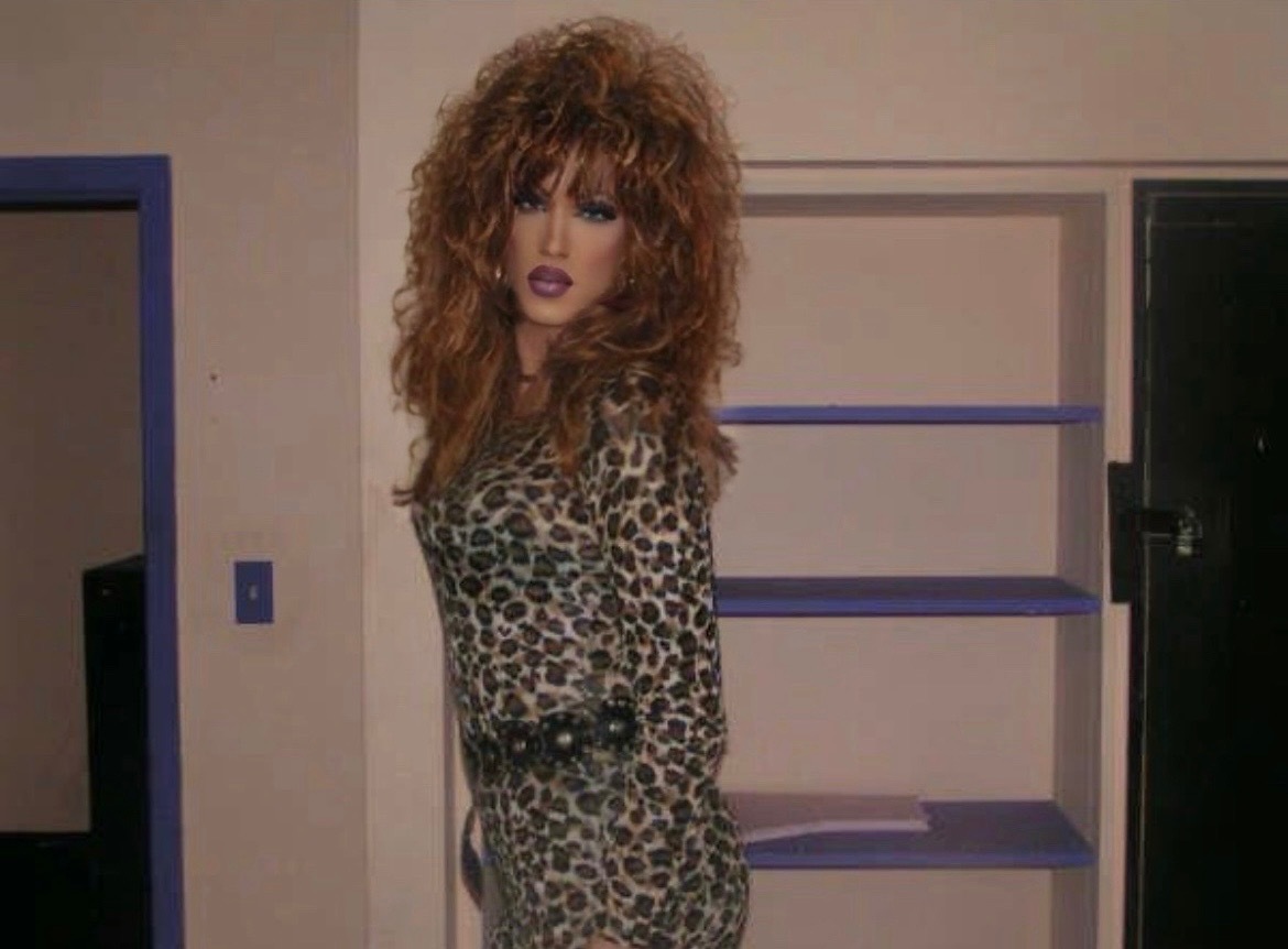 Lady Ashley V LaRoux banner image