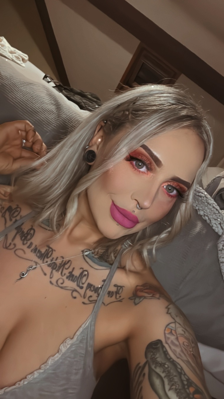 Lexi 💋 cover image