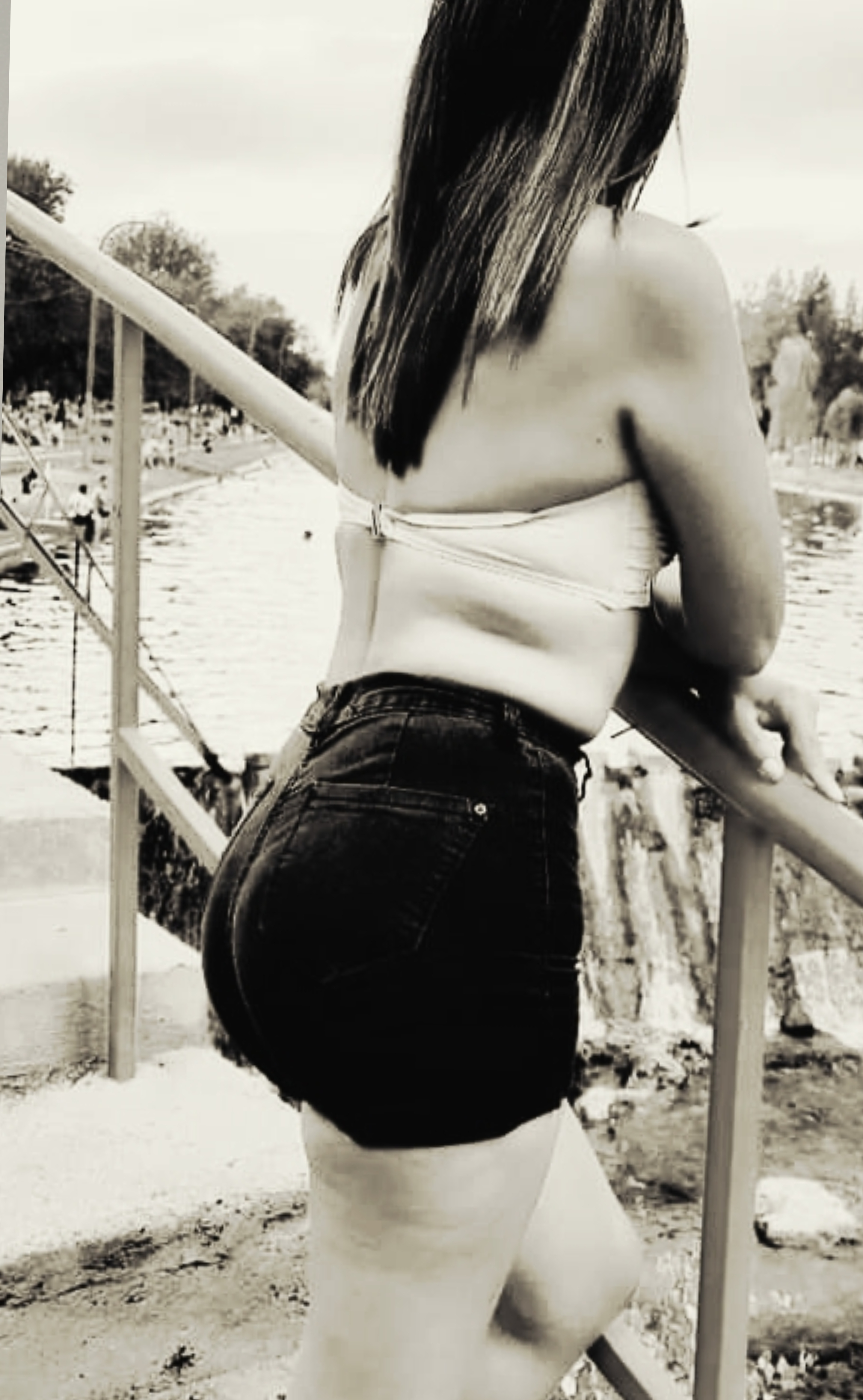 Brunette banner image