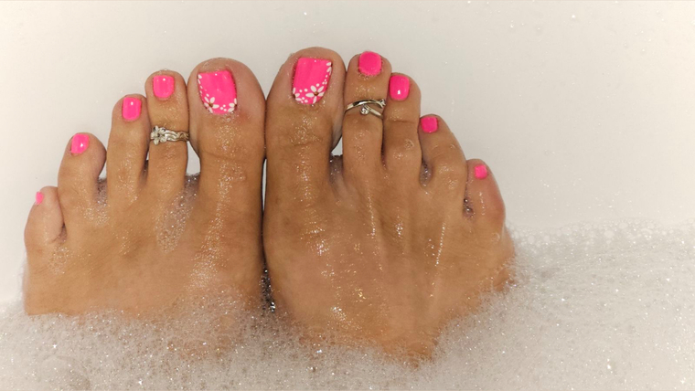 Bama Girls sexy feet cover image