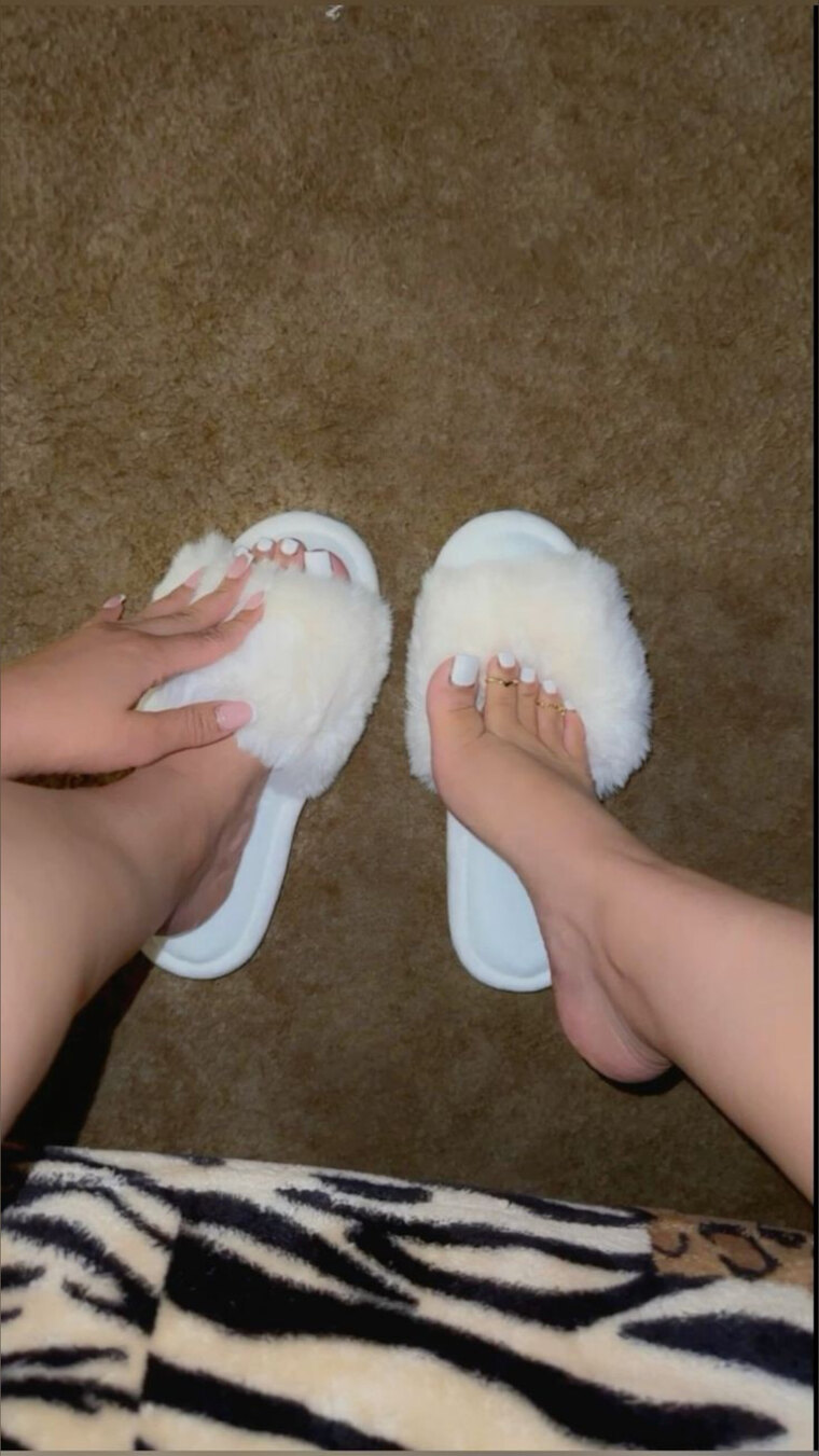 FeeetGirlie cover image