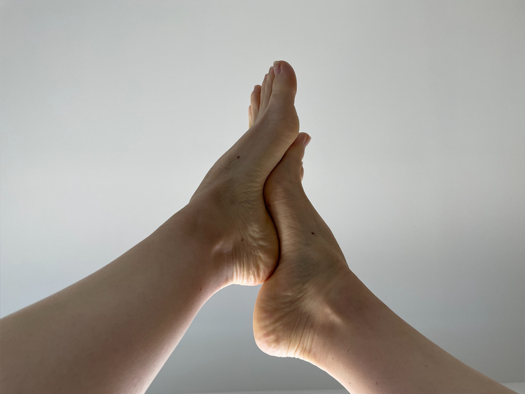 crush_feet cover image