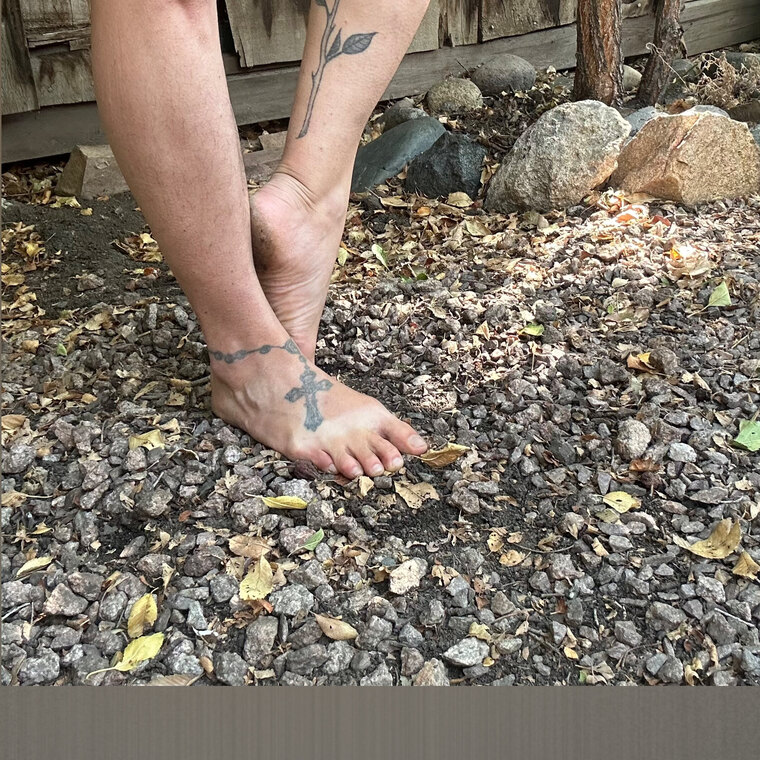 NomadicYogiFeet cover image