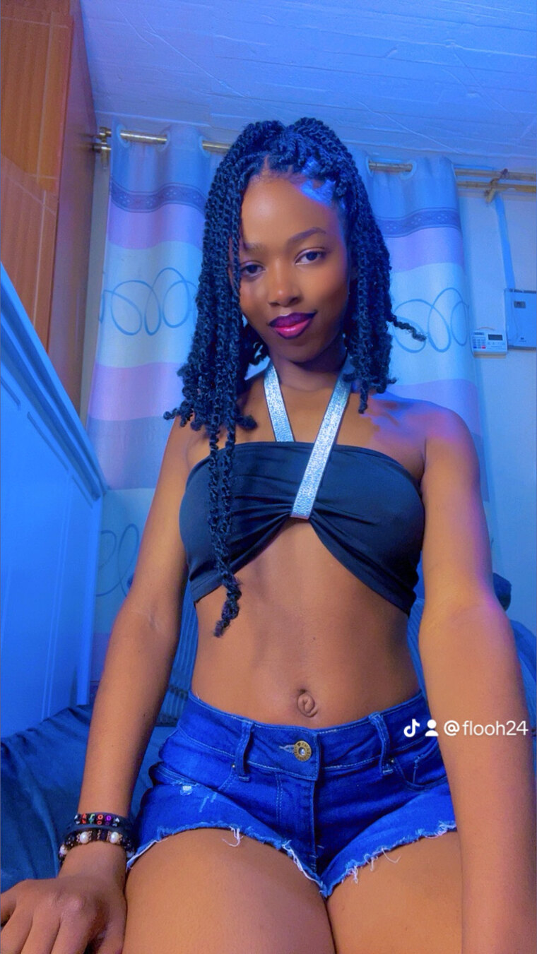 Pretty_petite24 banner image