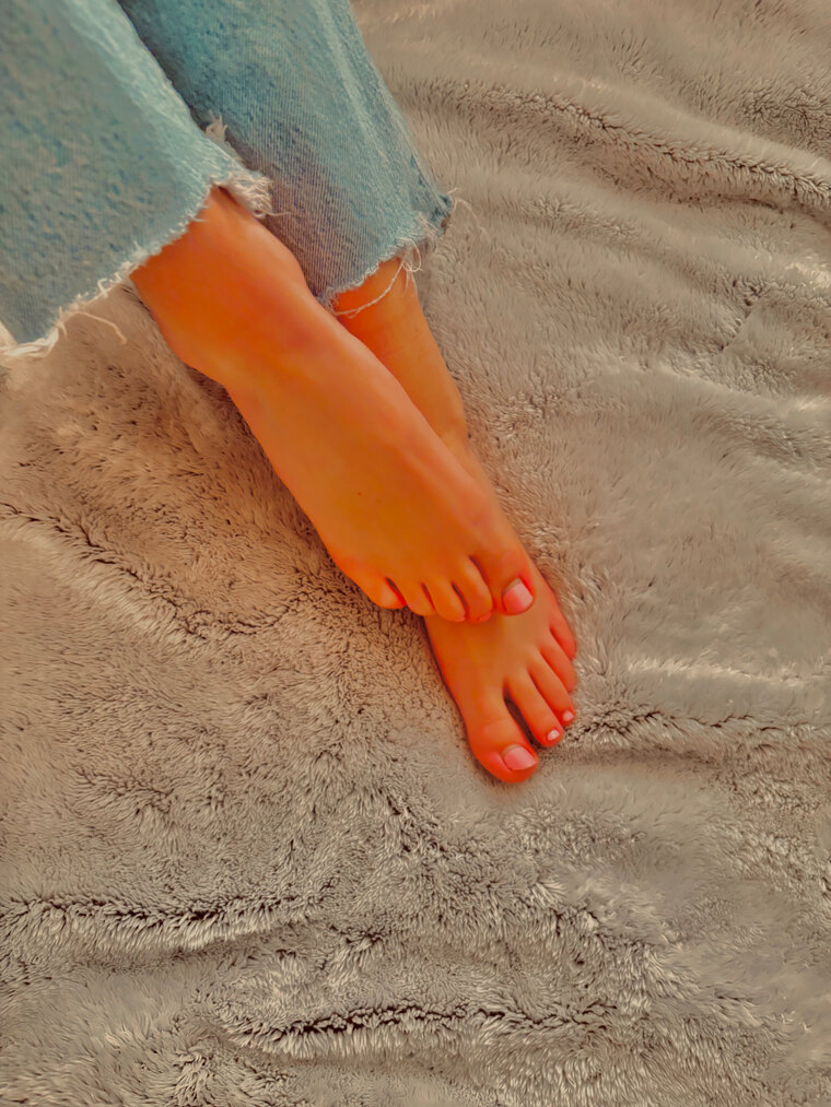 2sexxxytoes cover image