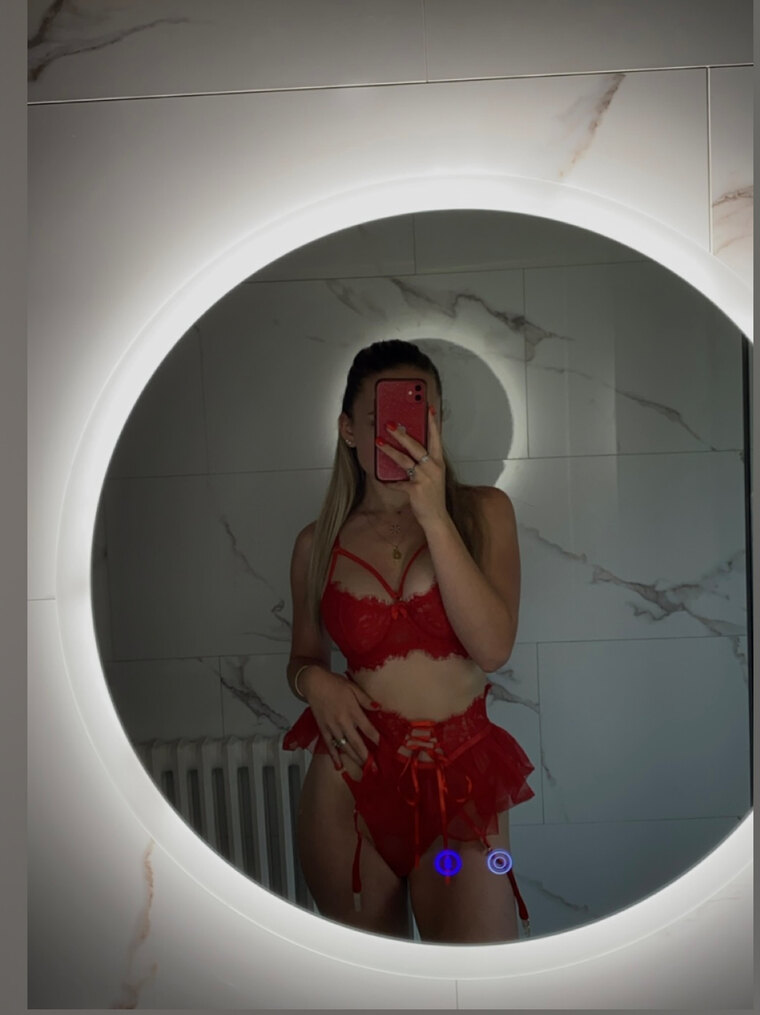 Lenna Joyy 🌶️ banner image