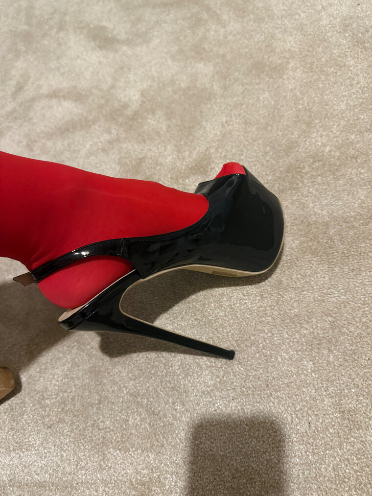 Kinkybumandfeet69 cover image