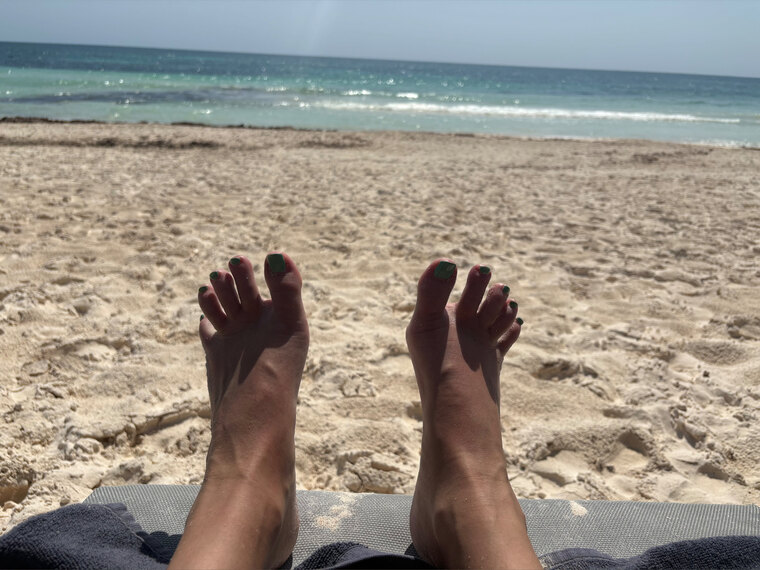 Happy feet banner image