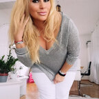 Isabella Curvy avatar