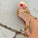 Youlovemyfeet avatar