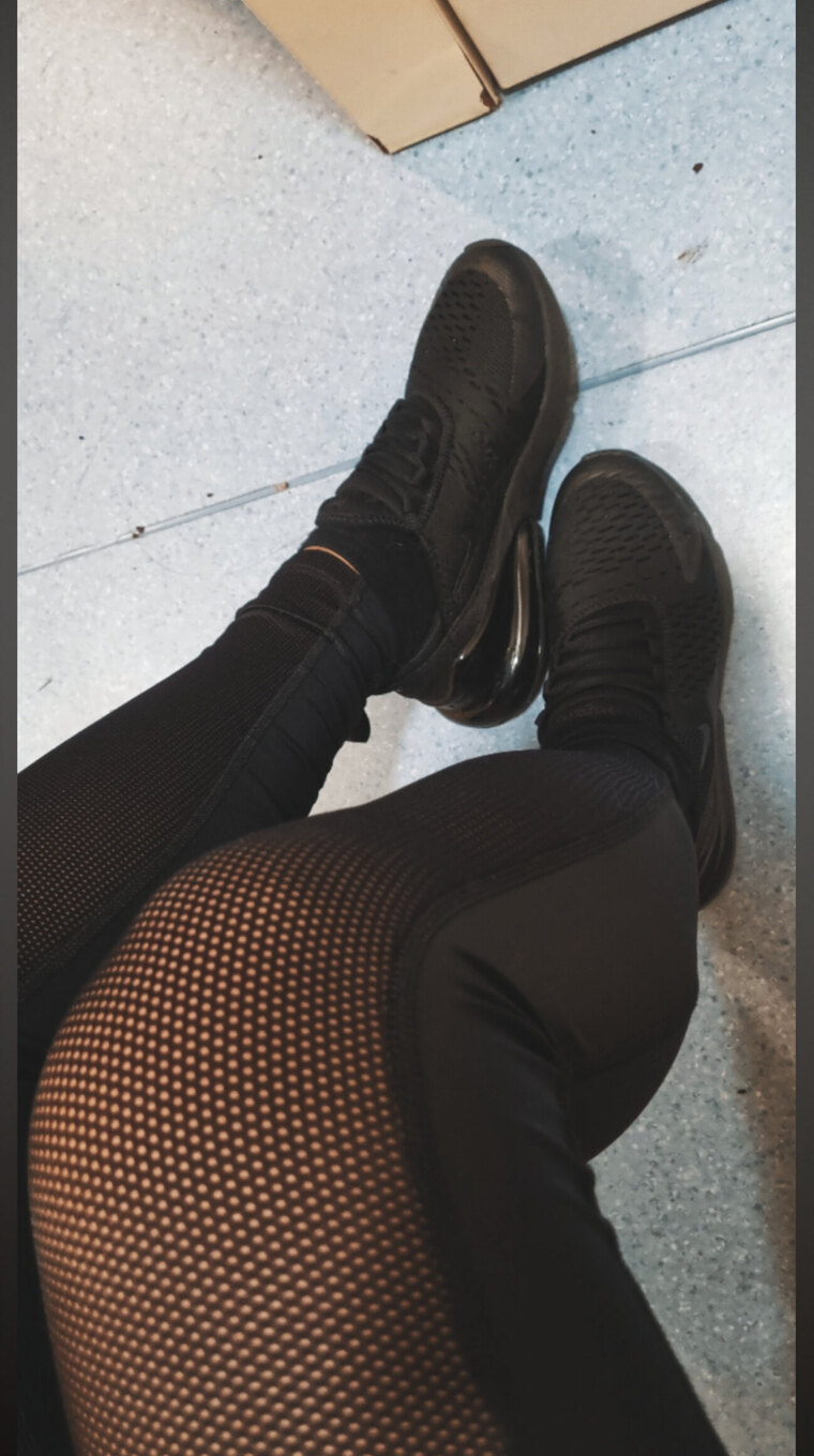 QueenFeet cover image