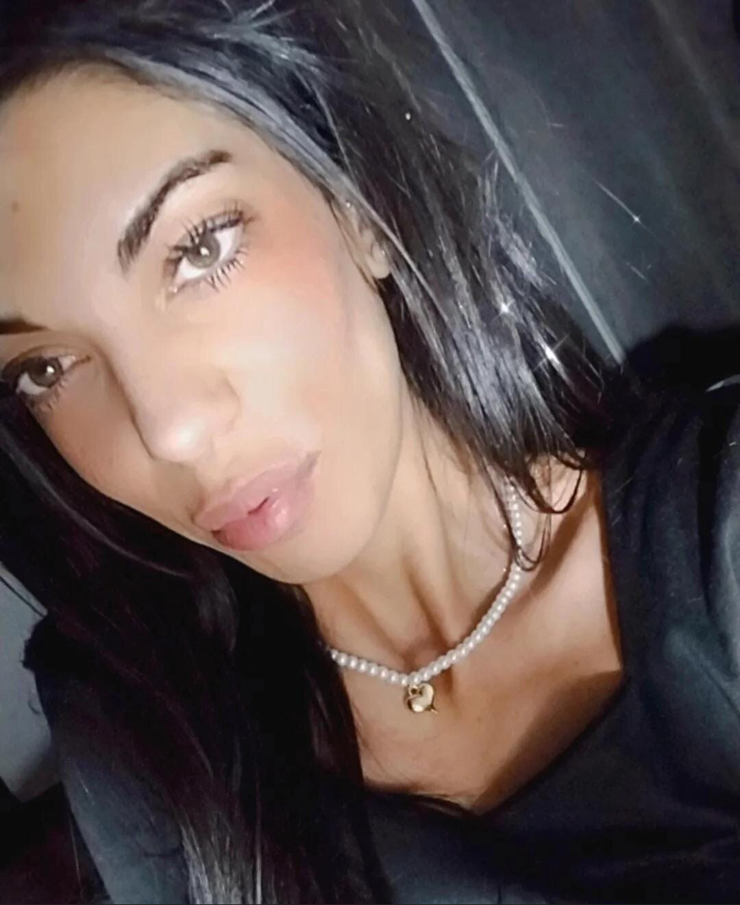Unforgettable Brunette πΈπ»β€οΈβπ₯ banner image