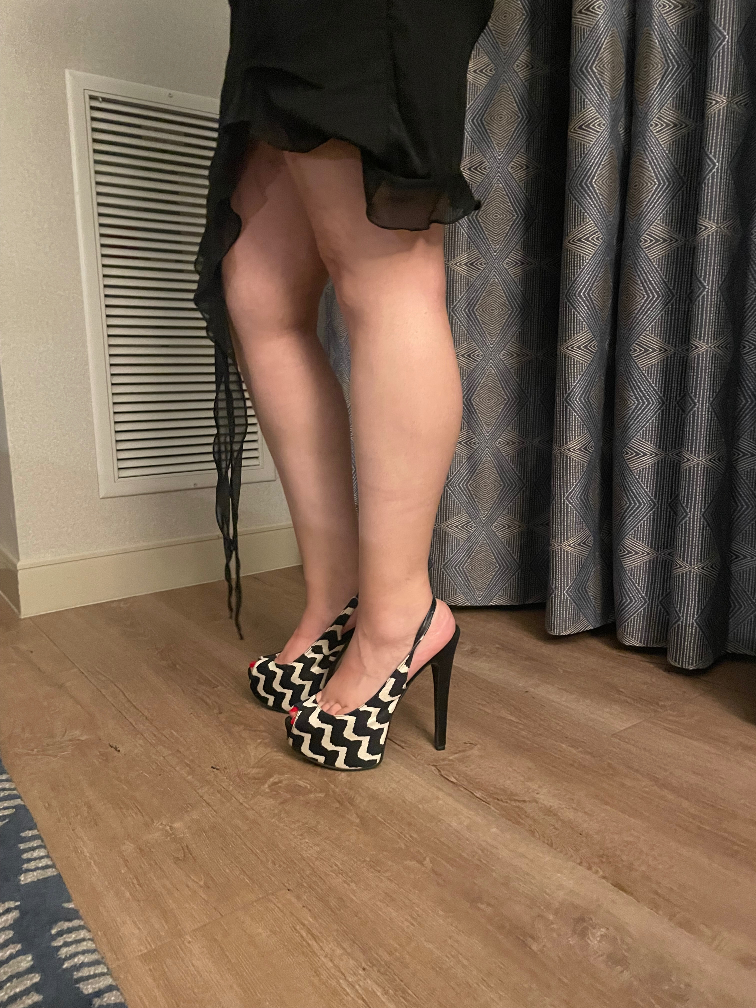 Ariana_hotwife banner image