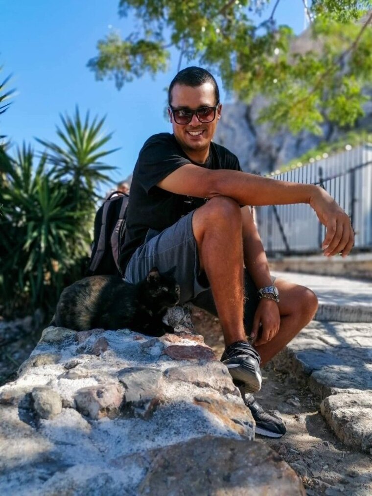 Nikos cover image