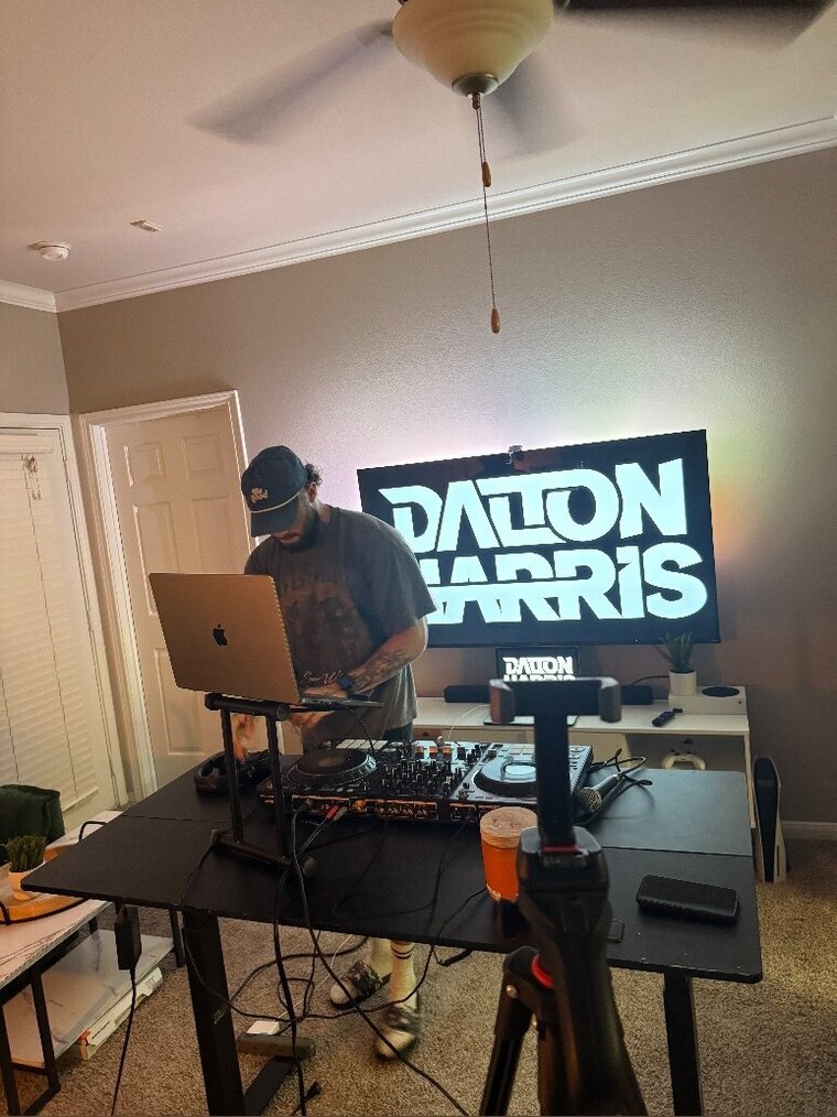 Dalton Harris banner image