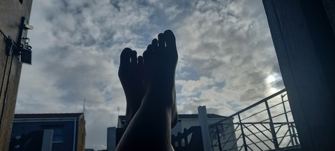 Aphrodite's Alluring feet cover image