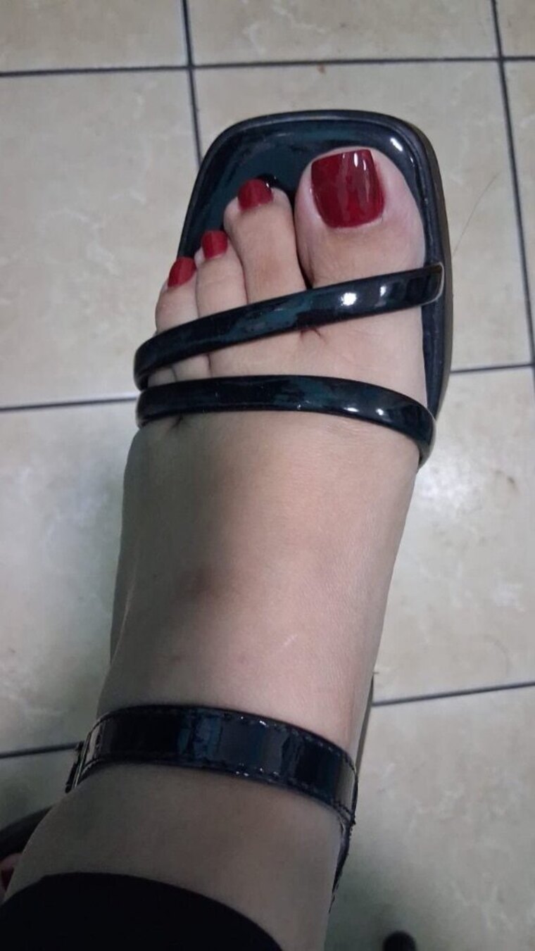 Karicia69🫦👣 cover image