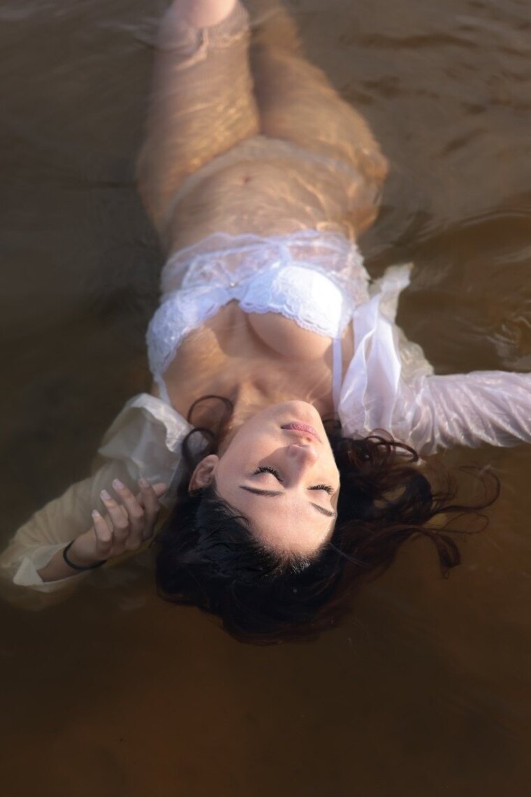 Donna Maus banner image