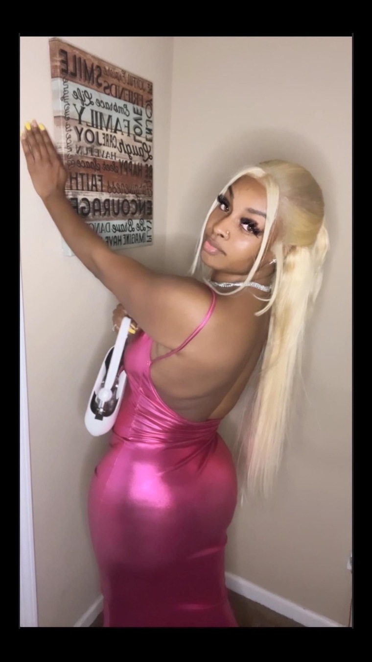 Lola skye banner image