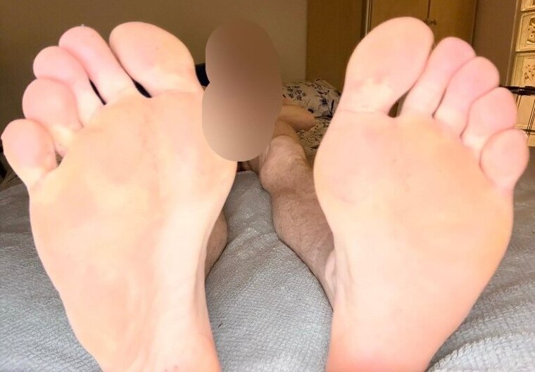 Chav lad feet cover image