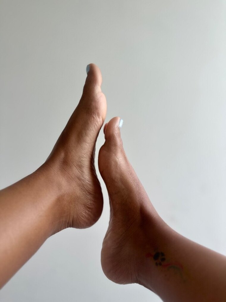Paty feet banner image