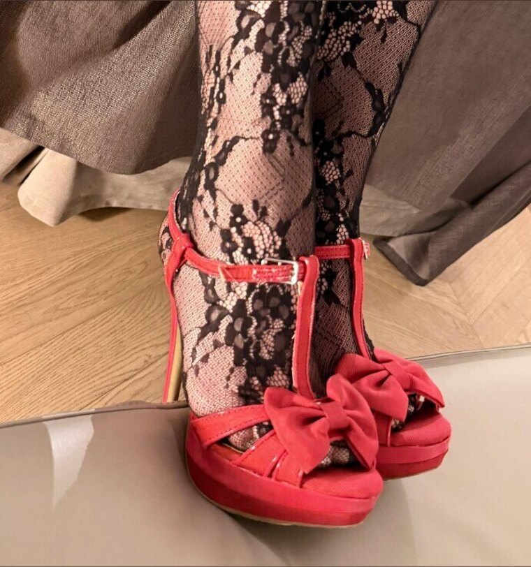 HiddenMuseFeet banner image