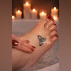 Under Freyas Feet avatar