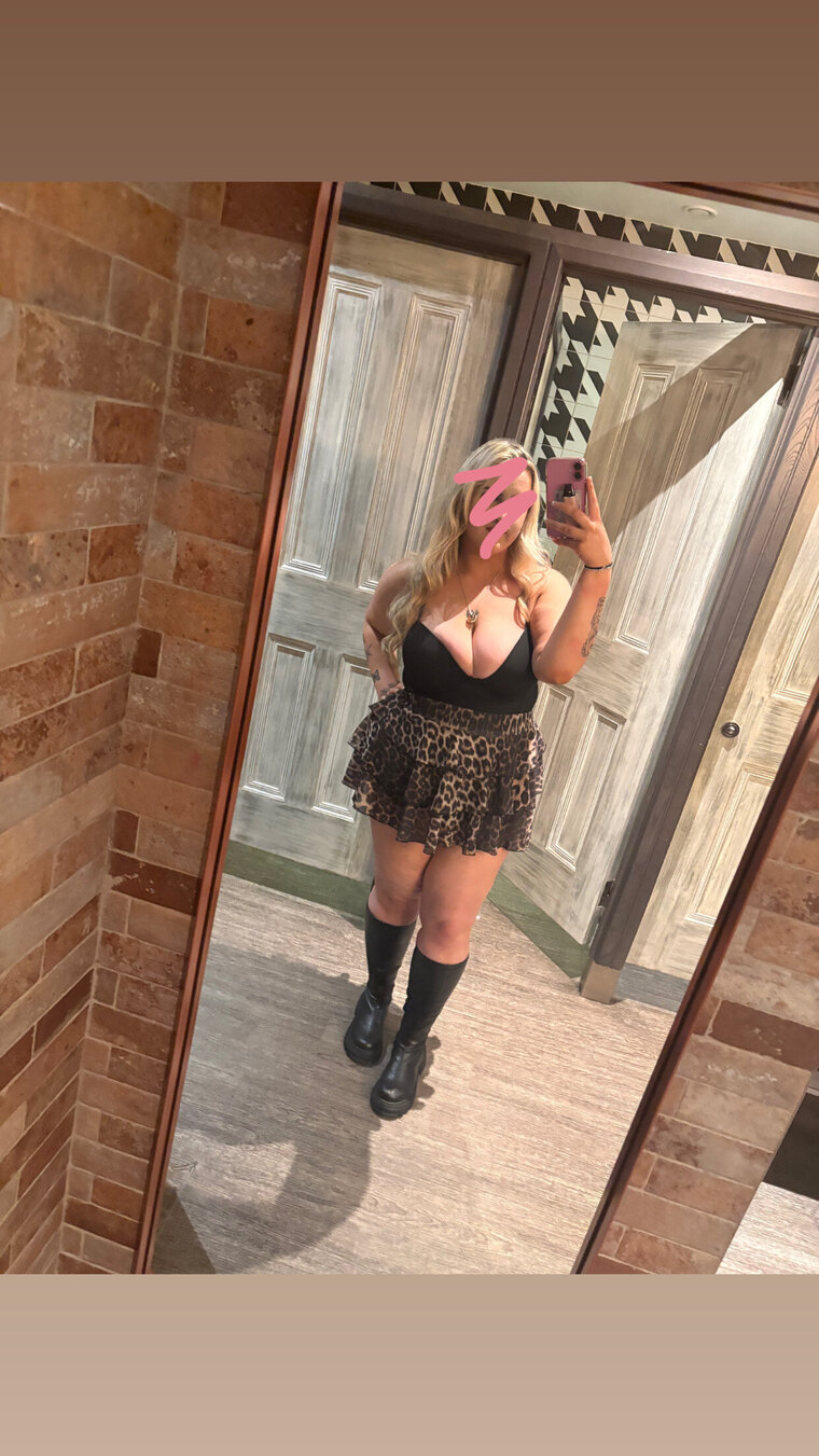 BlondeKittenXO cover image
