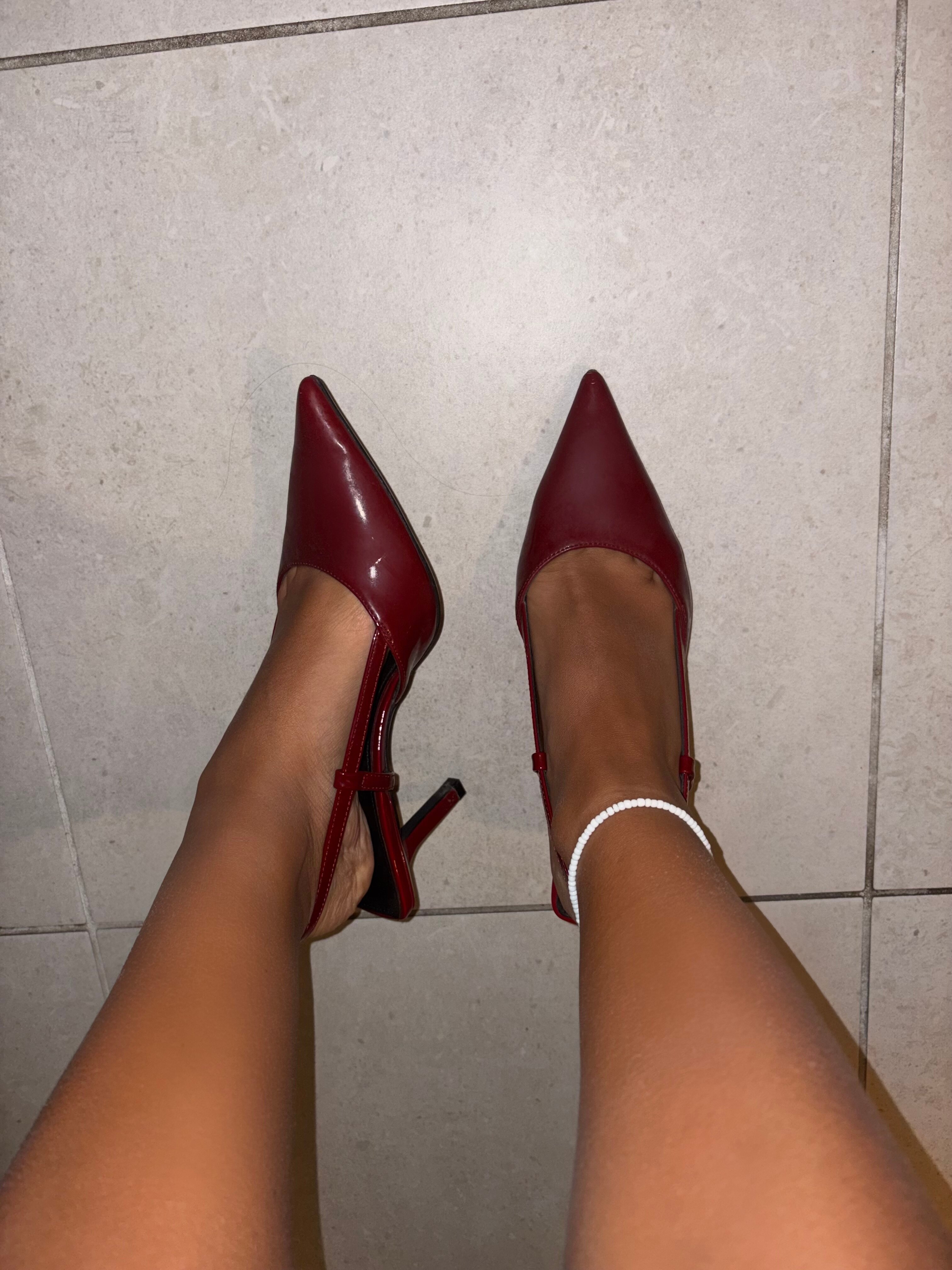 French foot goddes🦶🏼 banner image