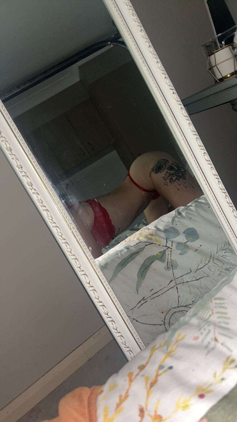 Peachy blonde 🤫 banner image