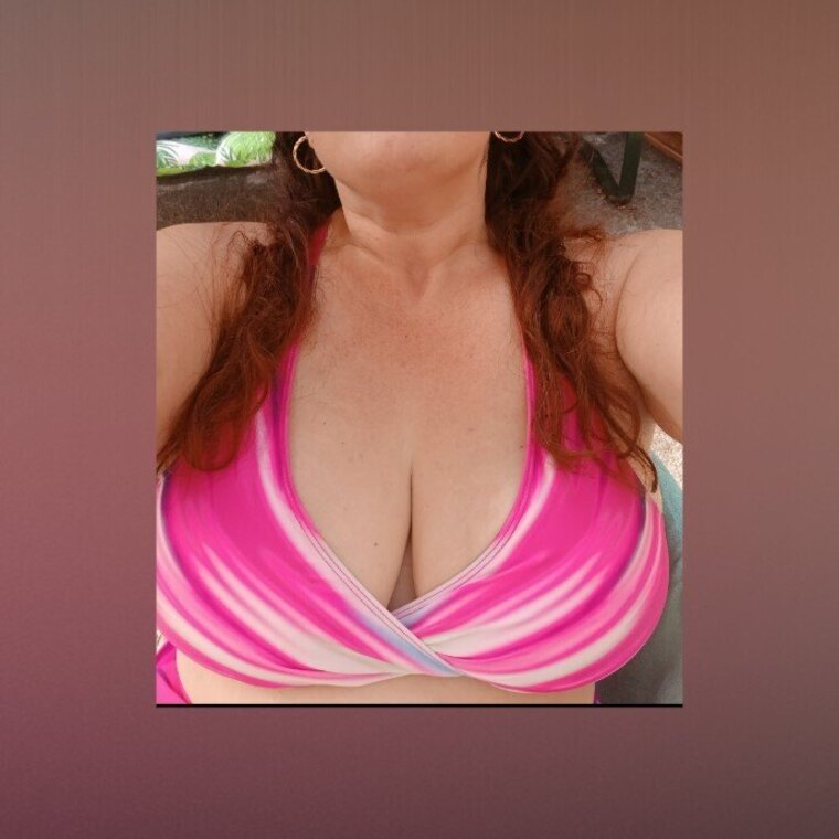 WetCurvy43 banner image