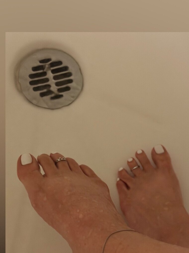 FlirteeFootprints420 banner image