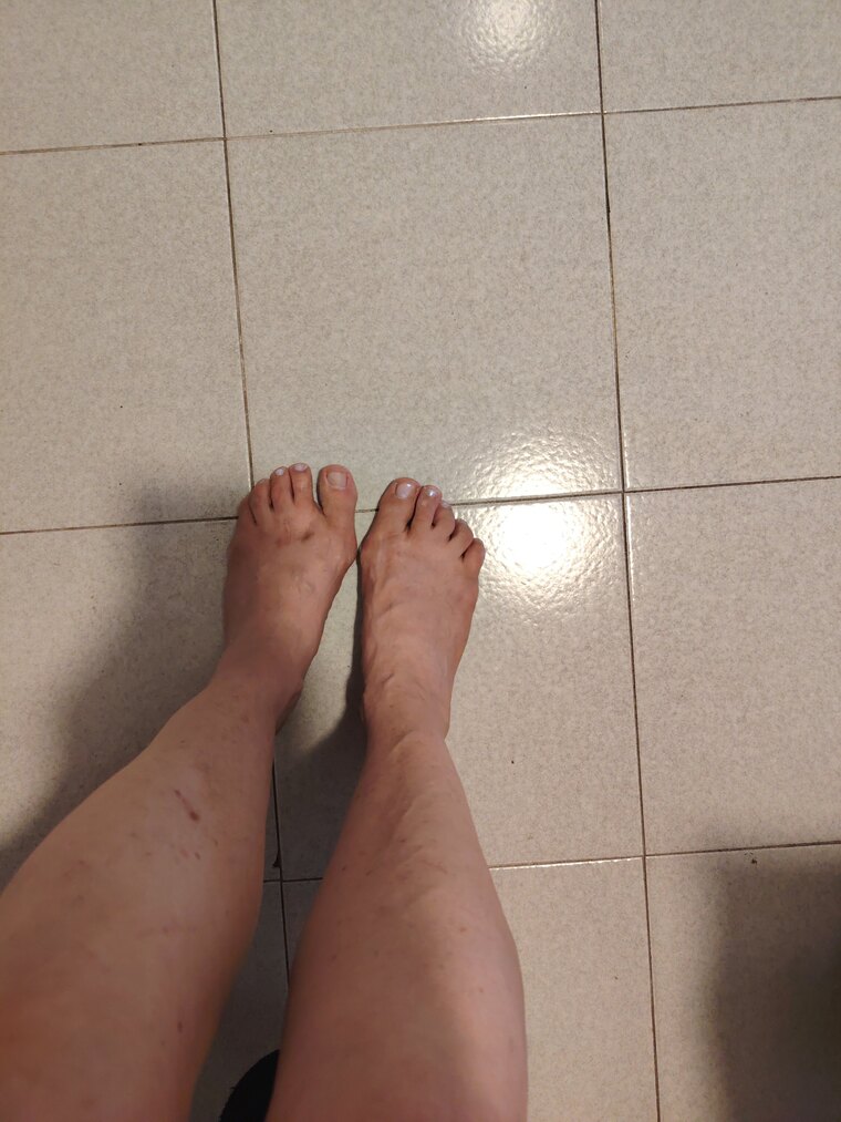 NATURAL FEET COLLECTION:REAL&amp;UNFILTEREDR cover image