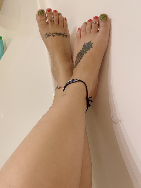 Lovelytootsies cover image