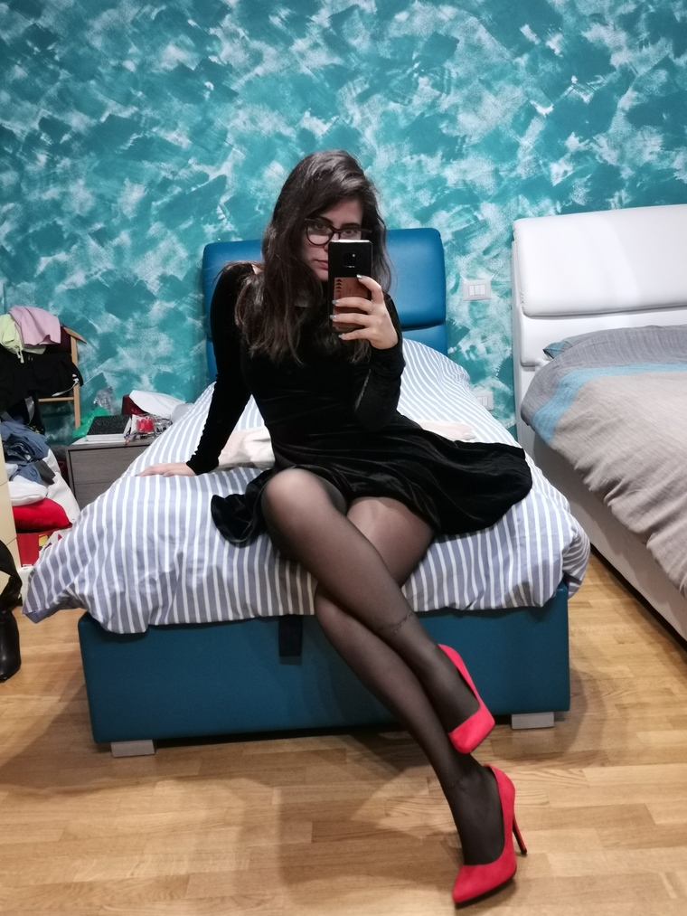 The feet of venus cover image