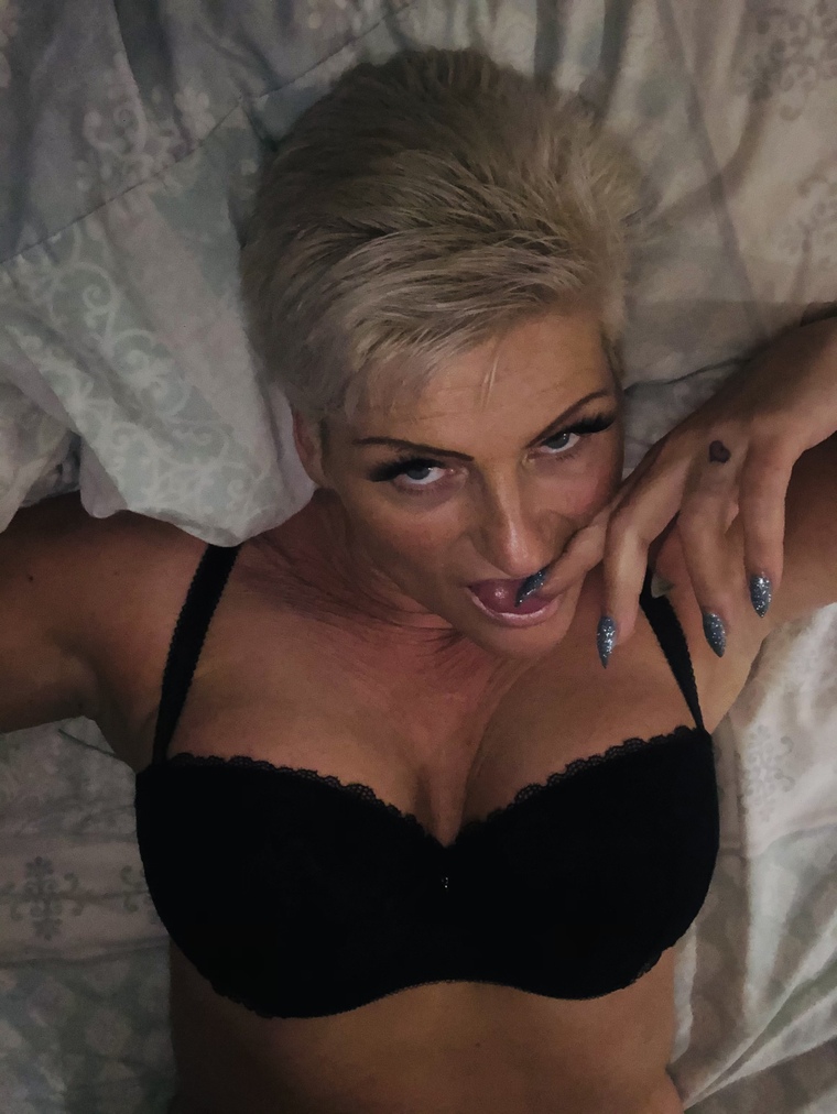Always Norty blonde MILF ππ¦π
banner image