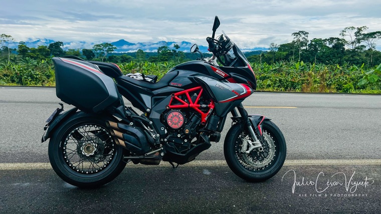 Un país en moto !!! banner image