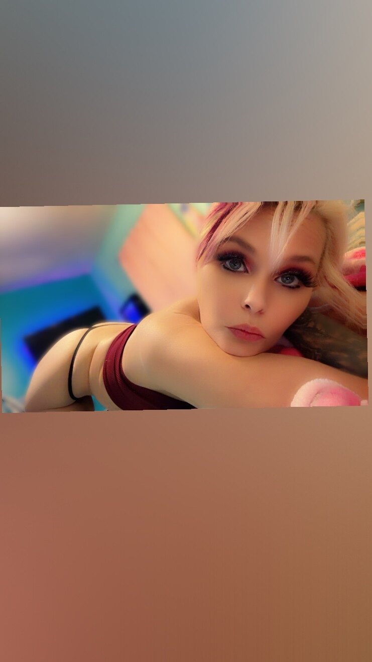 Urfavoritehotwife banner image