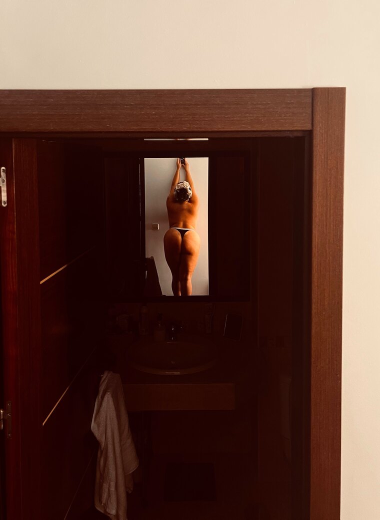 ValenBBWHotwife cover image