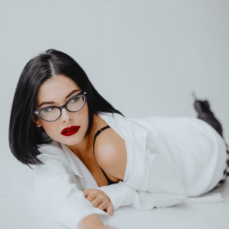 Valeria cover image