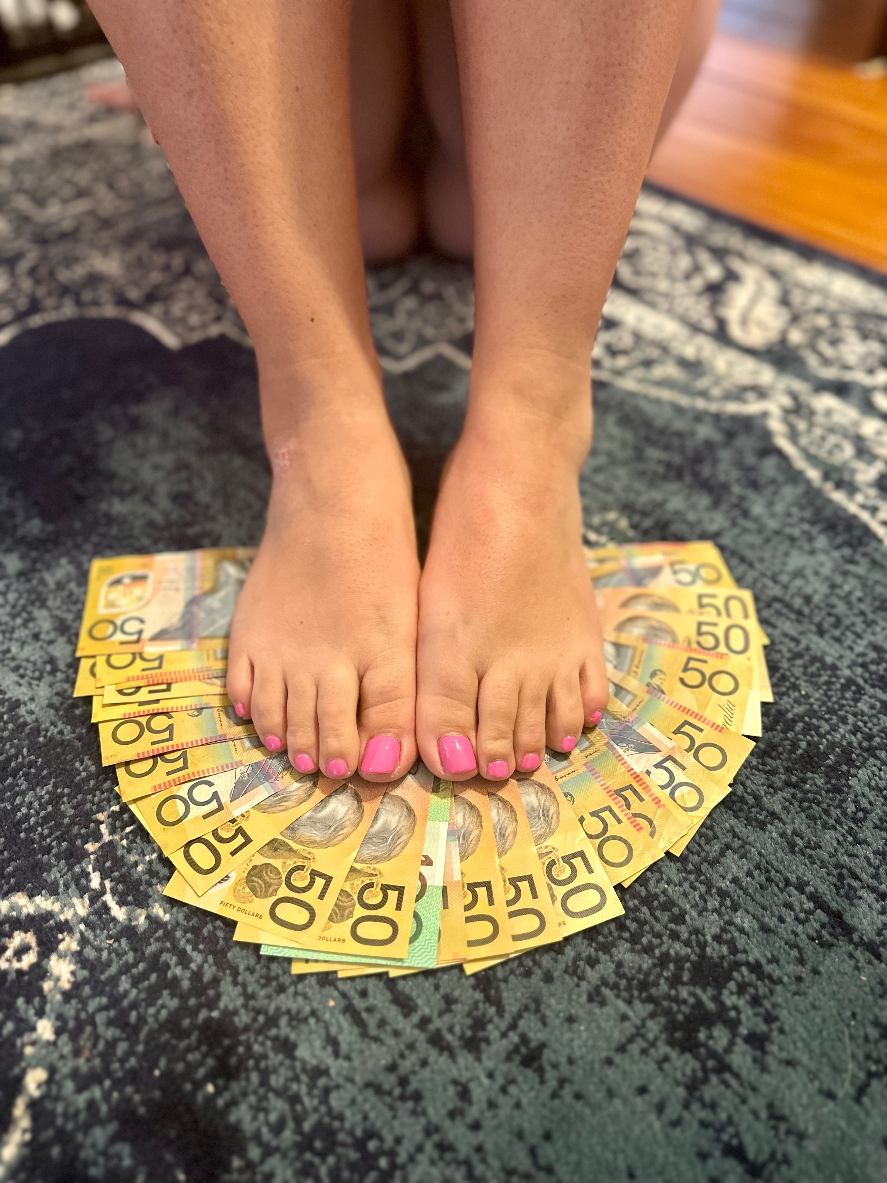 VelvetFeetDreamz banner image