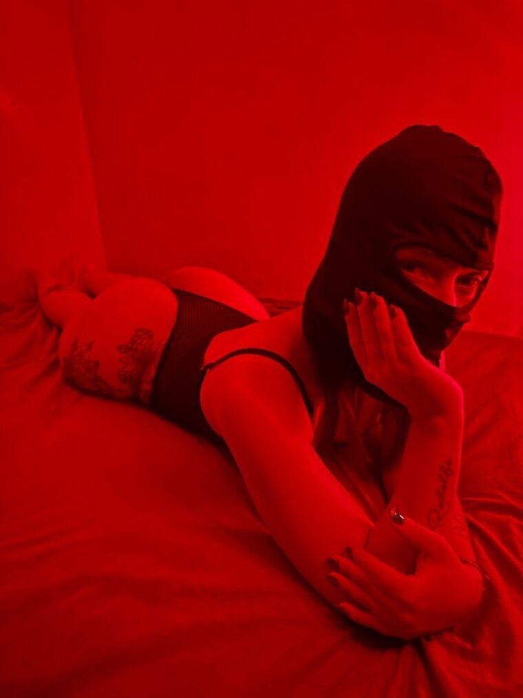 Velvet Petite 🖤 cover image