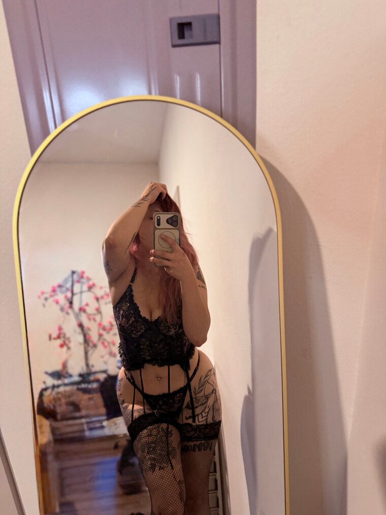 LADY_V banner image