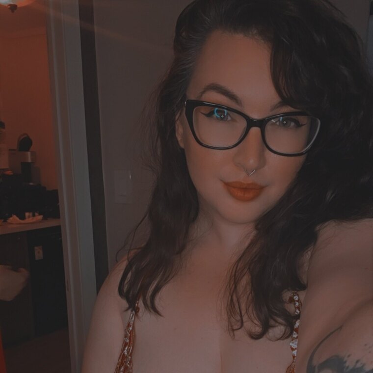 Veronica 🖤 cover image