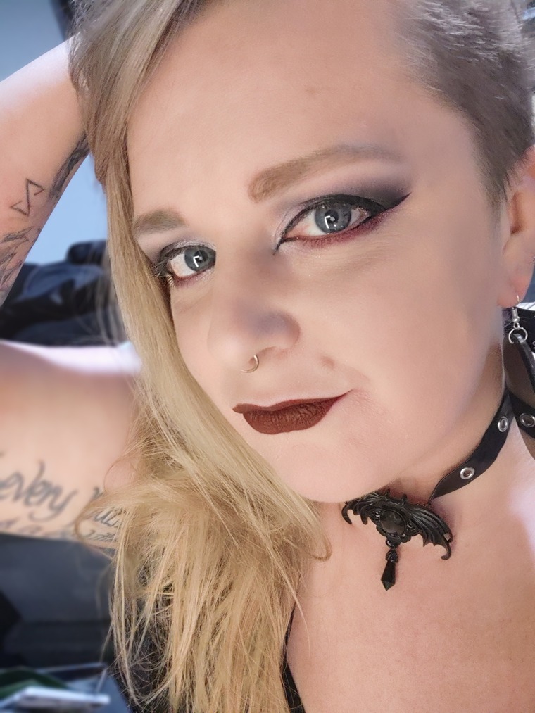 Vikingr Girl banner image