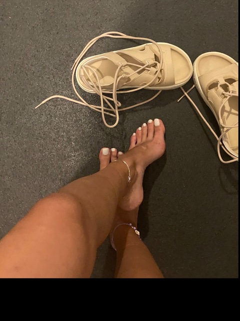 Vivienne_foot_goddess cover image