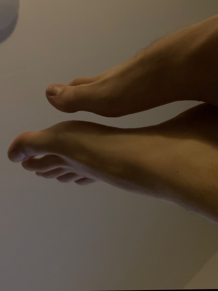 Dare me if you can ! 🦶 cover image