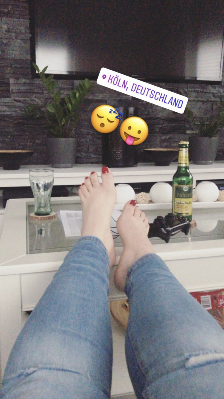 Websi_feets🦶🏽👸🏼 cover image