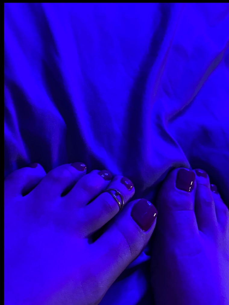 Fi🍑🔥 cover image